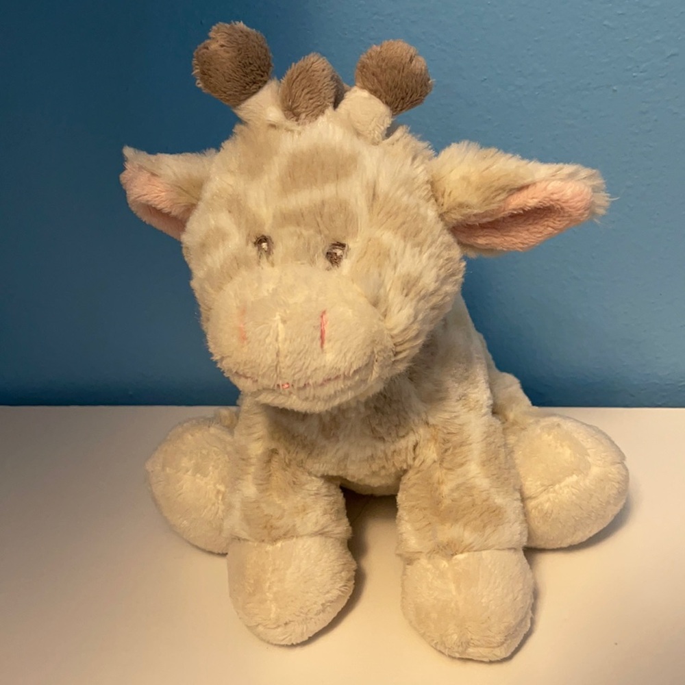 Giraffe plush by Baby Ganz